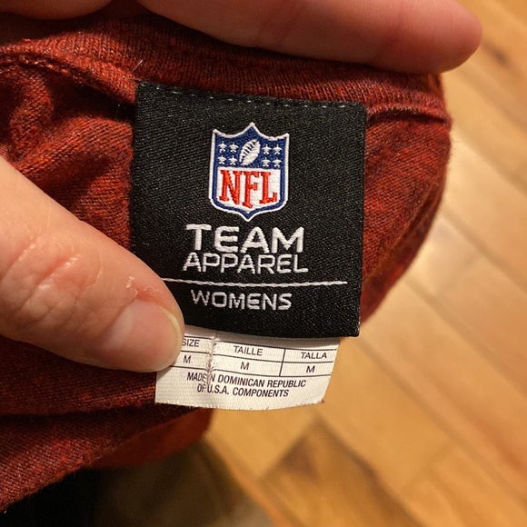 Women’s Washington Redskins v-neck t-shirt size medium color maroon and yellow - Picture 2 of 3